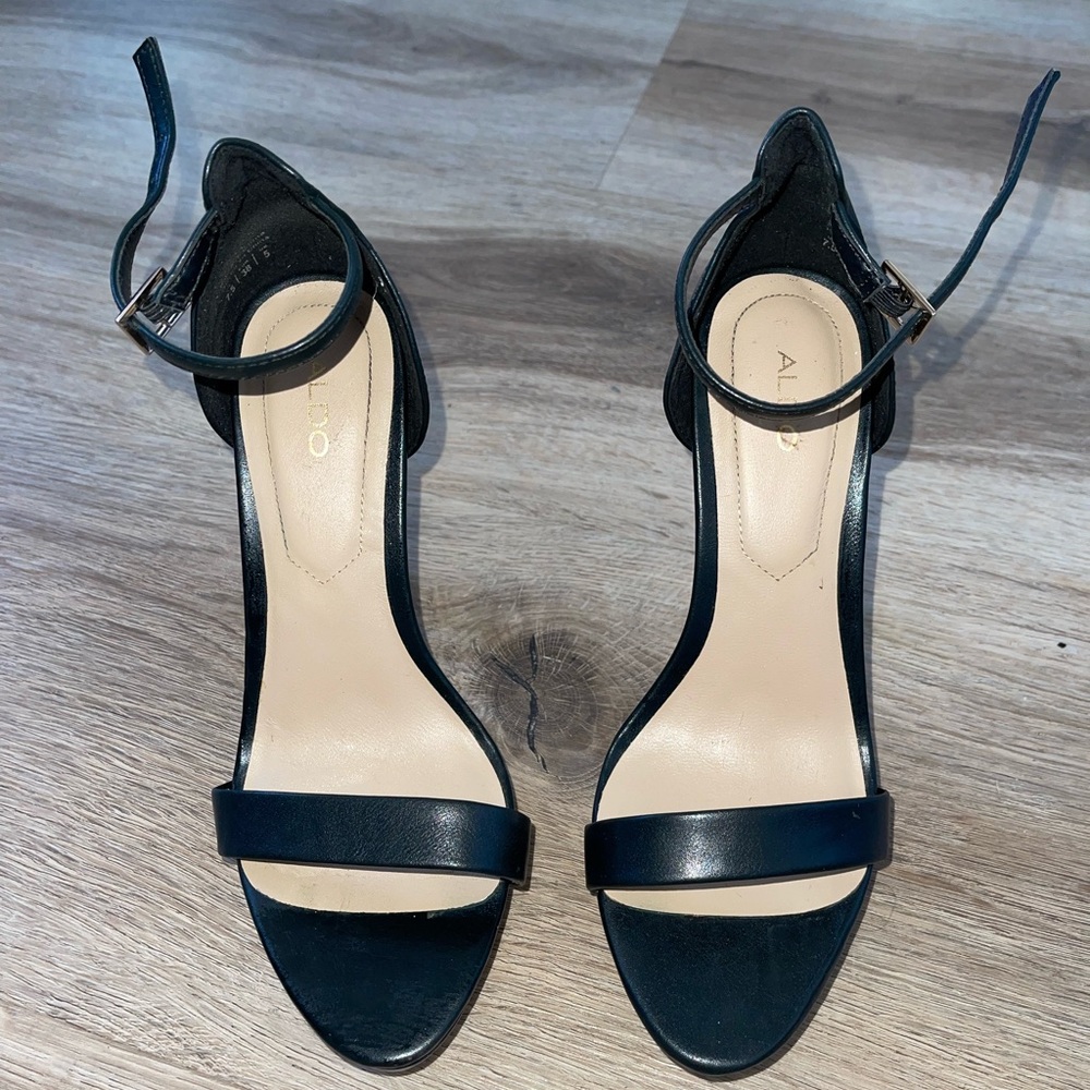 Also platform sandals in black size 38eur =7.5 US brand new worn only once